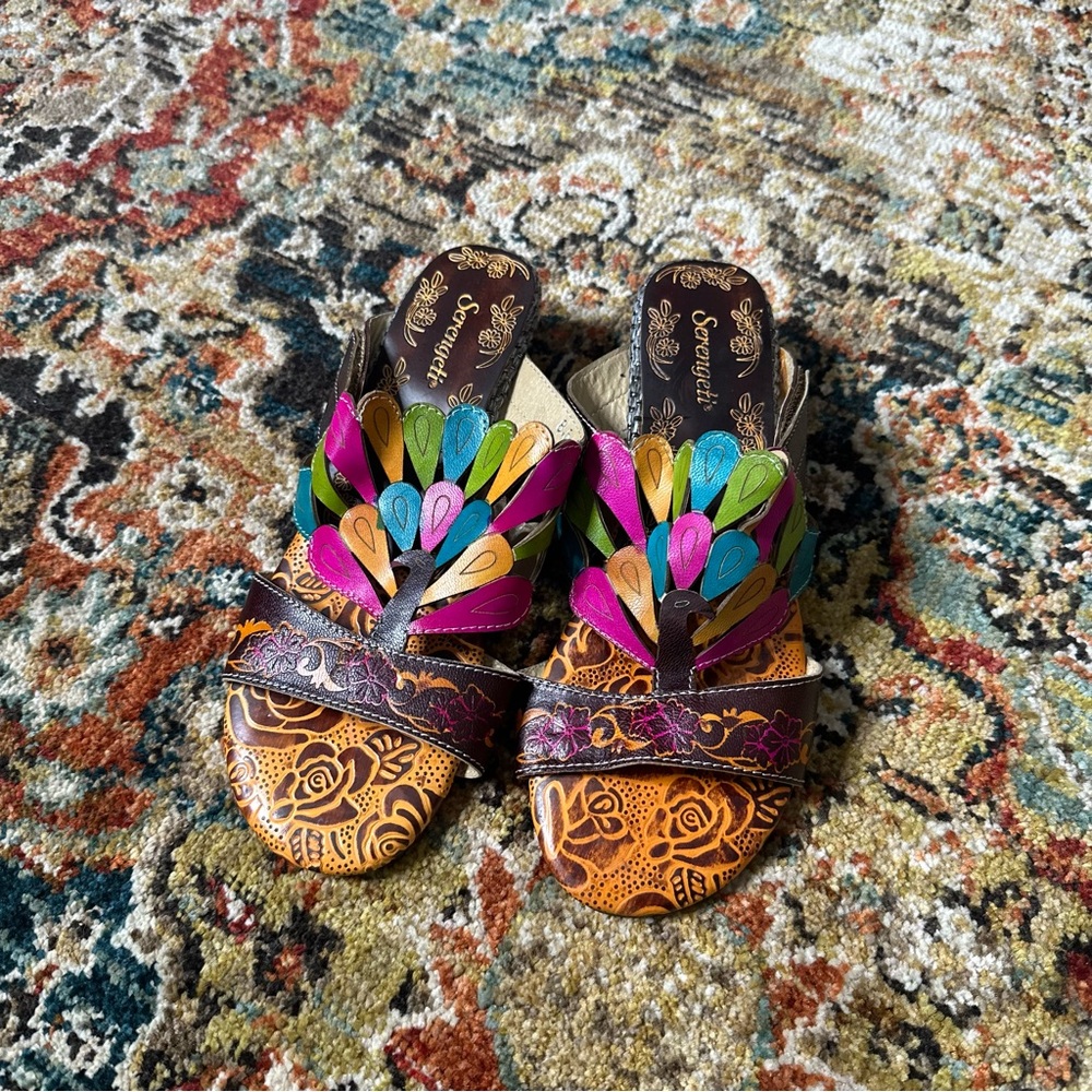 Leather Serengeti peacock sandals